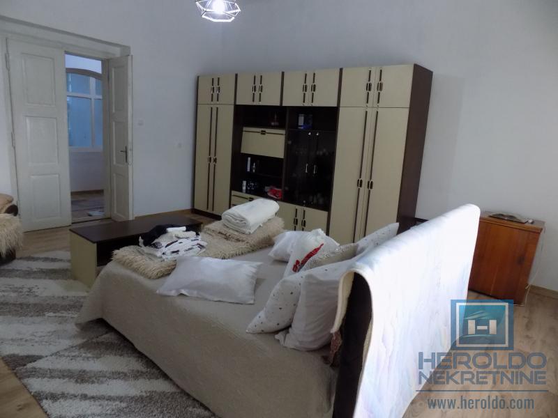 Veliki stan sa velikim potencijalom!