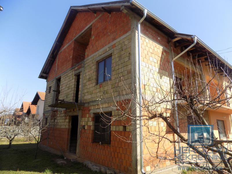 Na prodaju nezavršena kuća