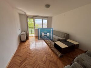 Dvosoban stan 2. sprat, Kajsijar, postoji mogućnost kupovine na kredit