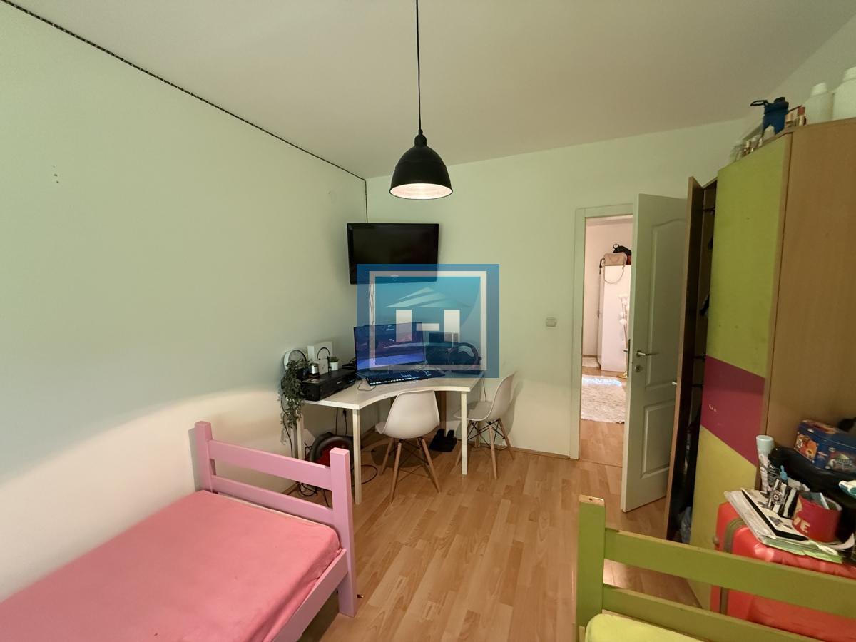 Na prodaju trosoban stan sa garažom i privatnom teretanom odlična lokacija u Jagodini