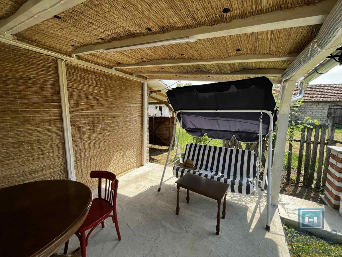 Prizemna vikendica sa velikim placem