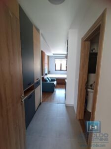Na prodaju potpuno opremljen apartman na Zlatiboru