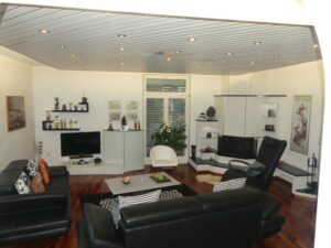 Lux sređena kuća, useljiva