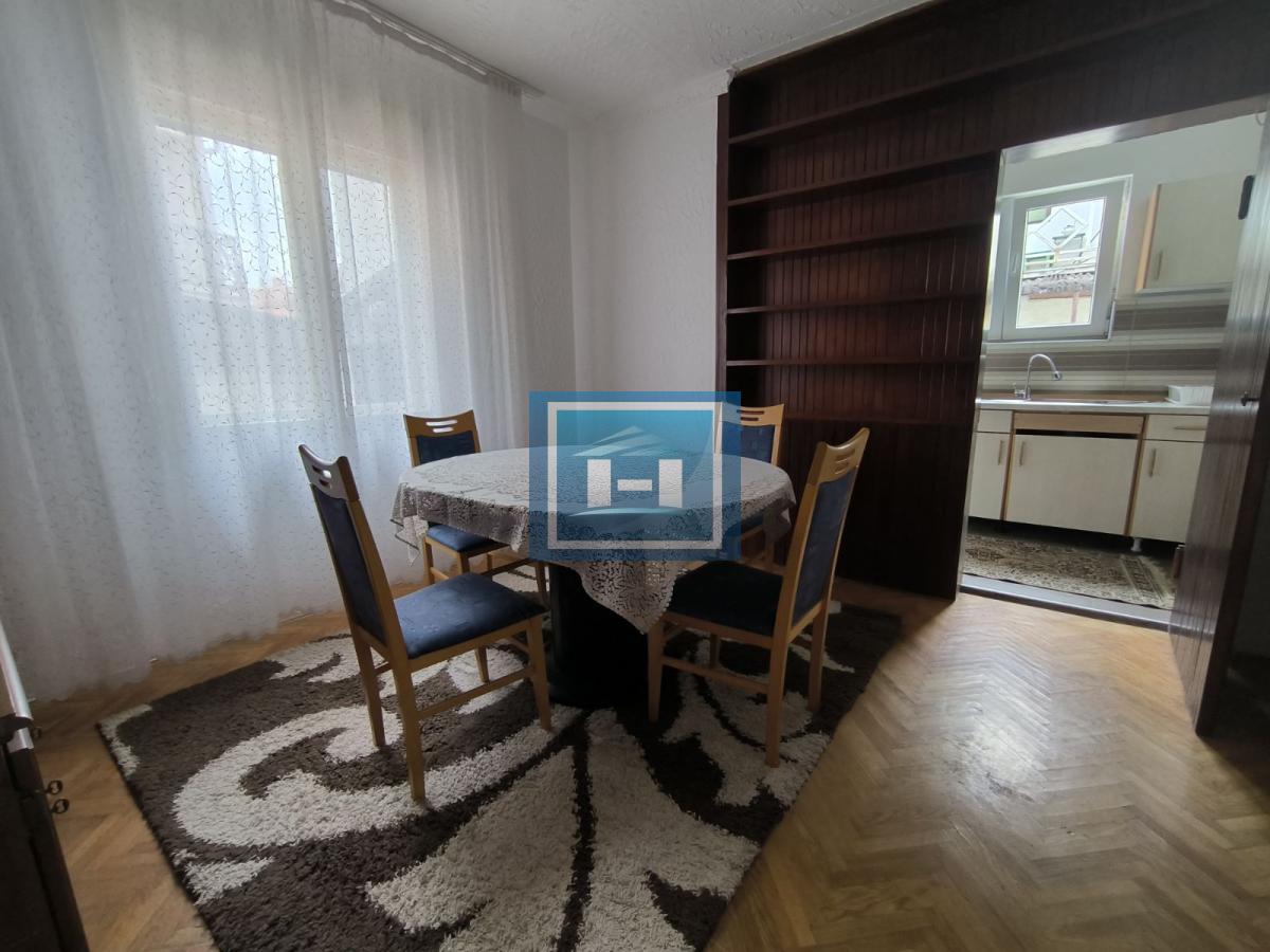 Kuća za izdavanje na lepoj lokaciji