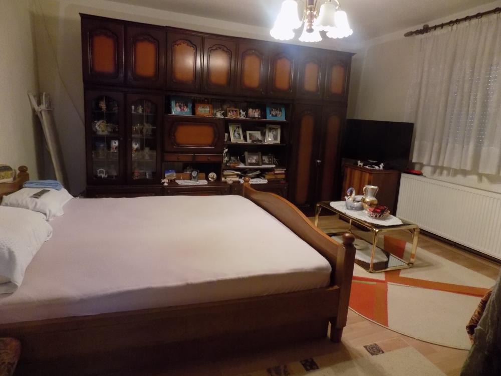 3 kuće u dvoruštu/Kružni tok