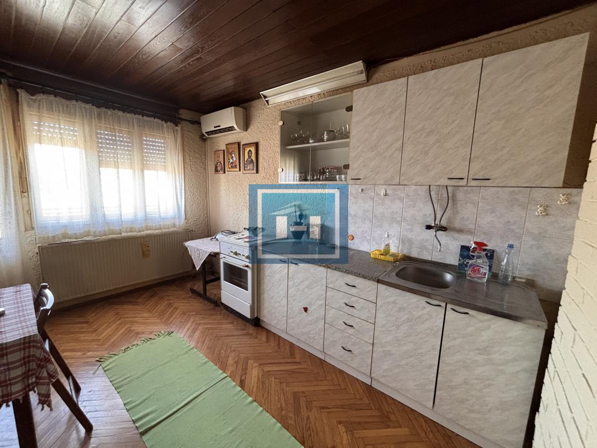 Kuća za više članova ili dve porodice u gradu