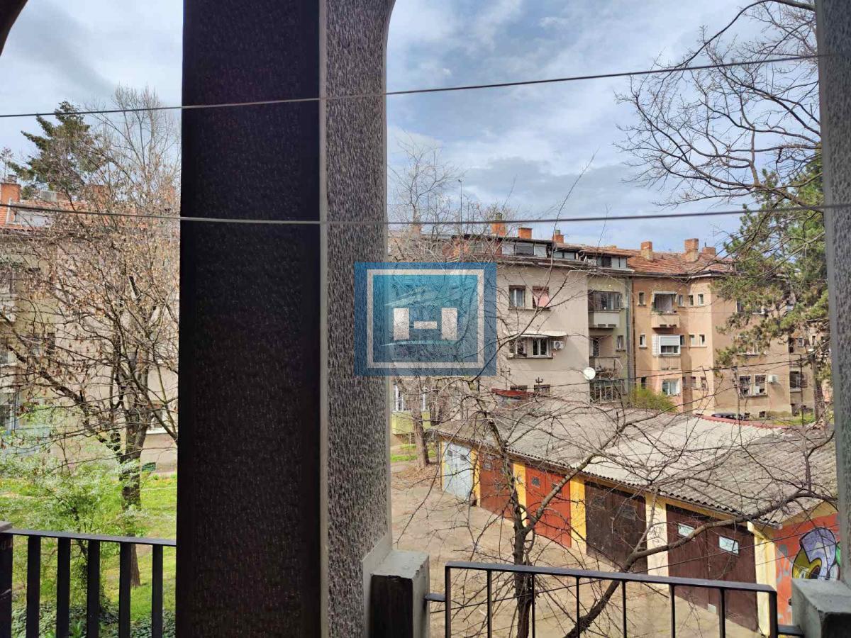 Trosoban stan na prvom spratu u Moravskom stilu u centru Jagodine