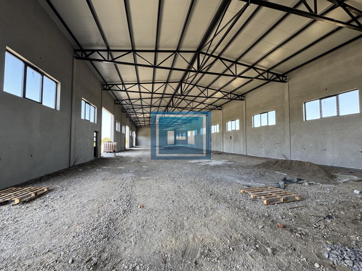 NOVA HALA POVRŠINE 1100m2