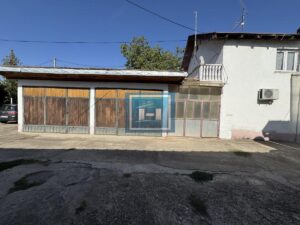 26,27 ARI. KUĆA. POMOĆNI OBJEKTI. I VELIKA MORAVA NA 150 METARA.