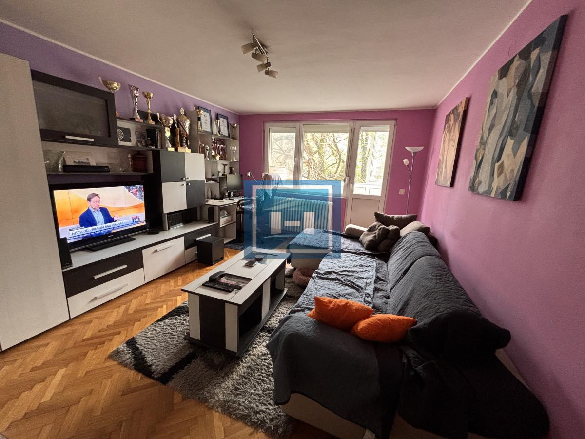 Trosoban stan u centru Jagodine – može kupovina preko kredita !!!