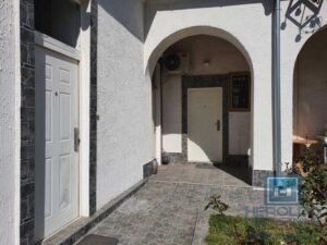 Stambena zgrada – 3 garsonjere