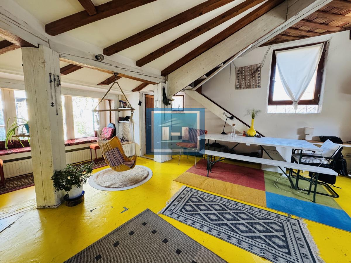 KUĆA U STROGOM CENTRU – IDEALNA ZA PORODIČNI ŽIVOT ILI POSLOVNI PROSTOR