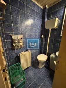 Kuća za više članova ili dve porodice u gradu