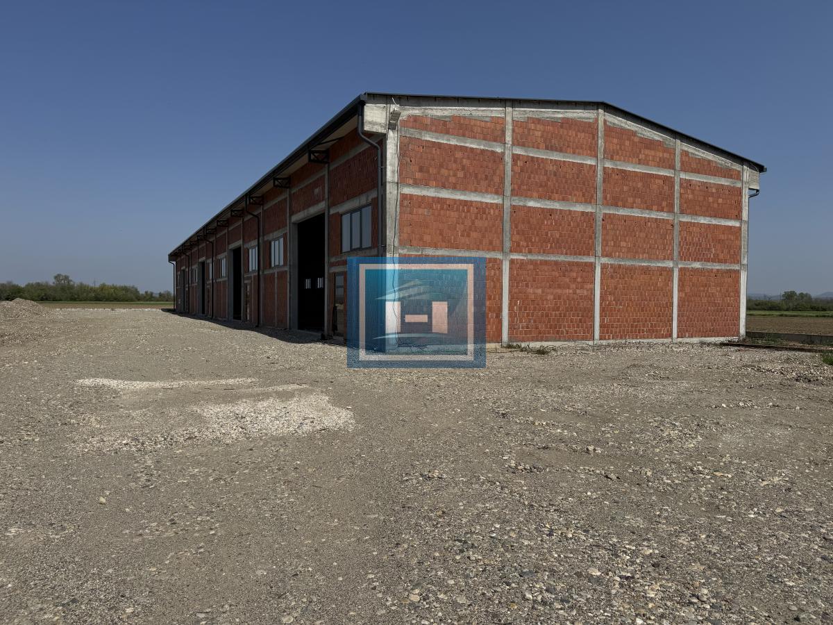 NOVA HALA POVRŠINE 1100m2
