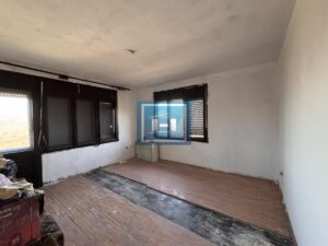 Seosko domaćinstvo – kuća preko 300 m² na placu preko 30 ari