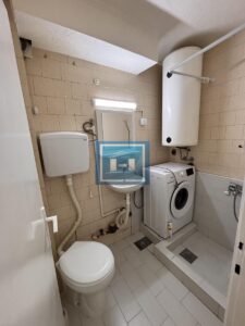 Dvosoban stan 2. sprat, Kajsijar, postoji mogućnost kupovine na kredit