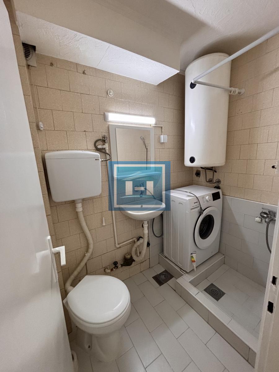 Dvosoban stan 2. sprat, Kajsijar, postoji mogućnost kupovine na kredit