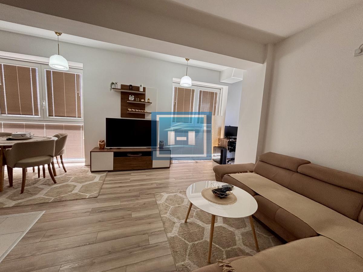 Kompletno opremljen jednoiposoban stan u novoj zgradi