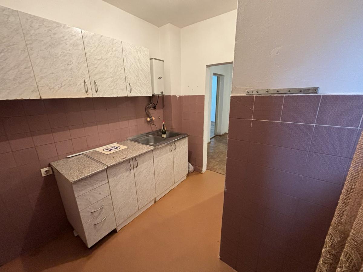 Stan u mirnom delu grada-izuzetno povoljan