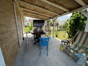 Prizemna vikendica sa velikim placem