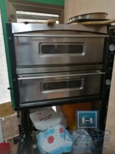 hitna prodaja dva spojena lokala povoljno u centru grada!!!