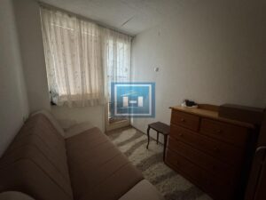 Kompletno renoviran i namešten stan na prvom spratu u centru