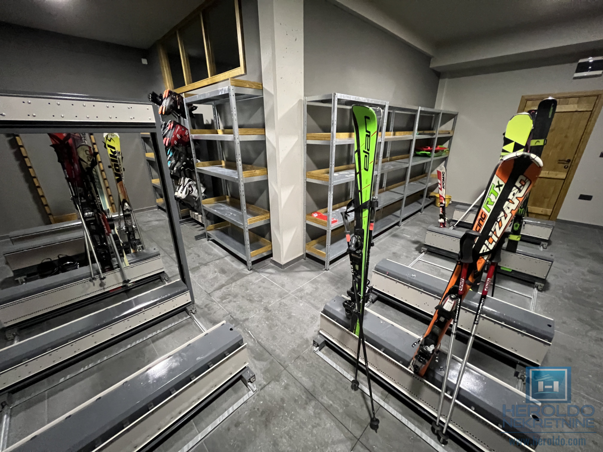 Lux Apartmani Bela reka – Brzeće