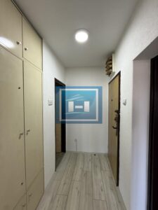 Renoviran stan na mirnoj lokaciji – spreman za useljenje