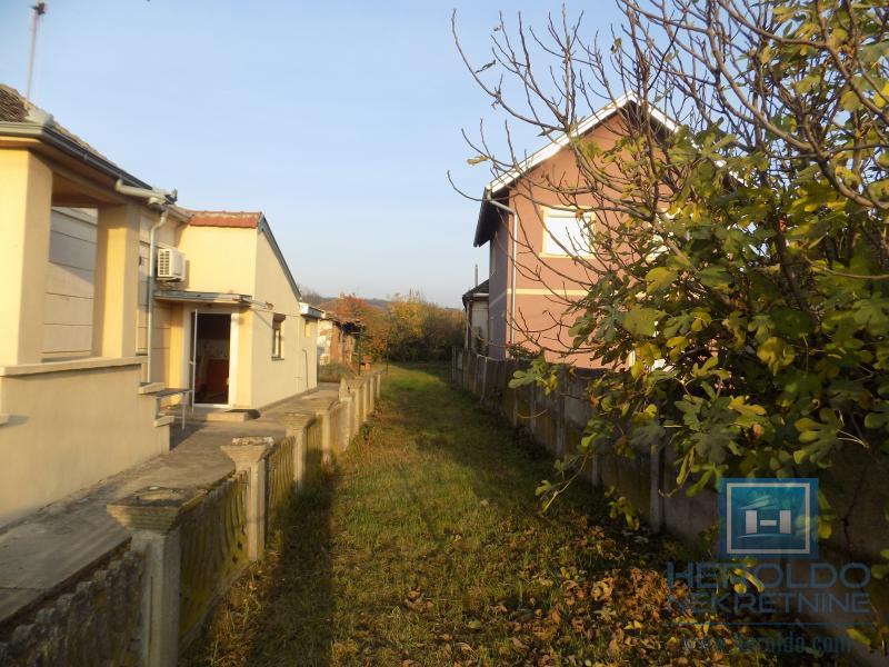 Na prodaju kuća u blizini škole