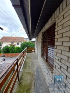 Prostrana kuća za adaptaciju