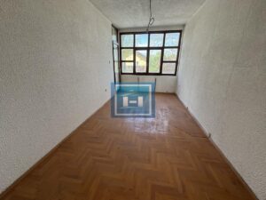 Stambeno poslovni objekat od 885m2 sa 4 lokala