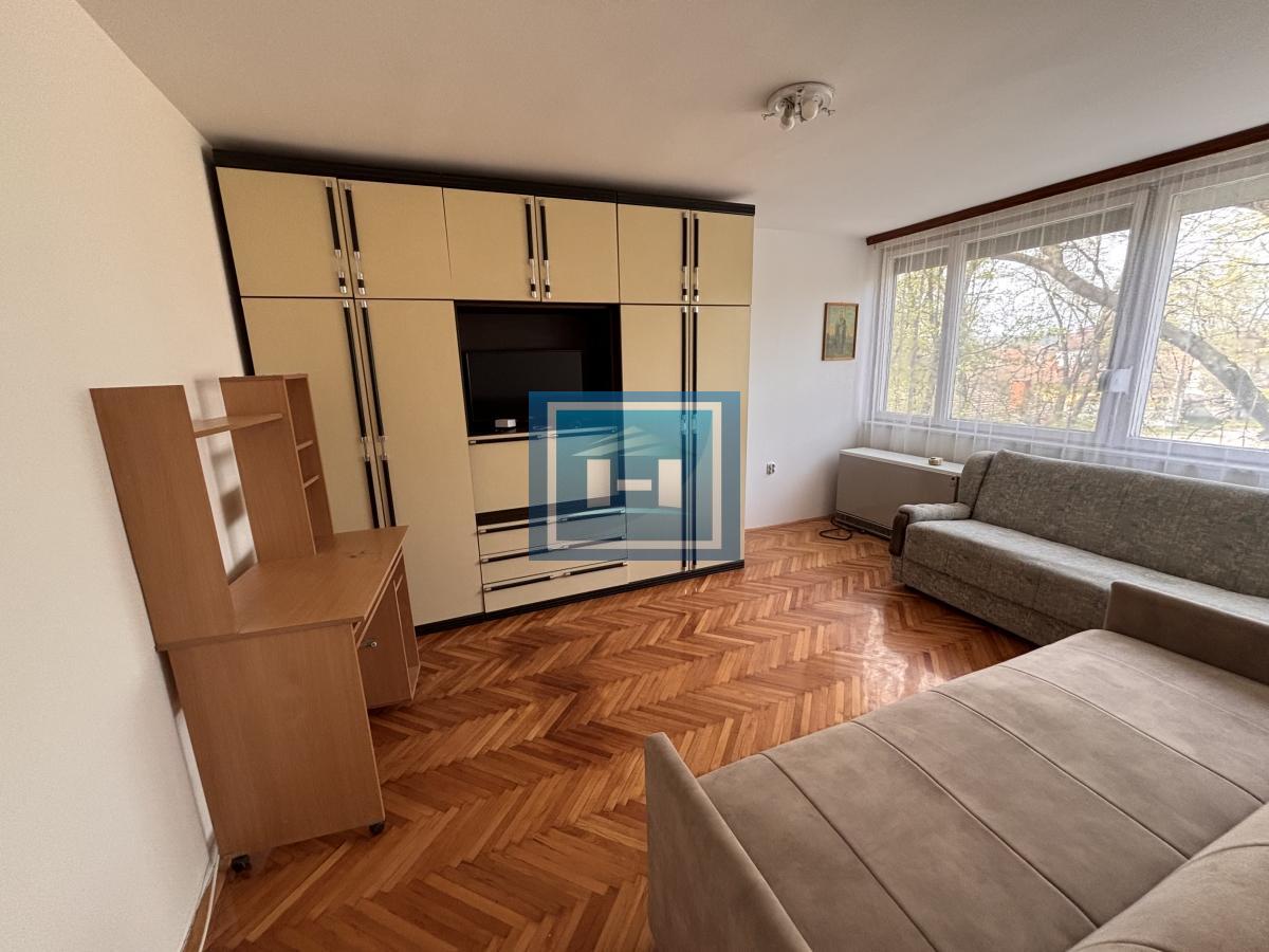 Dvosoban stan 2. sprat, Kajsijar, postoji mogućnost kupovine na kredit