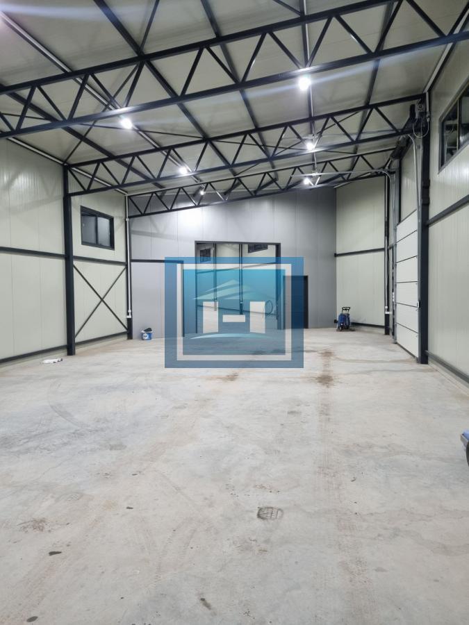 Višenamenski poslovni prostor za izdavanje