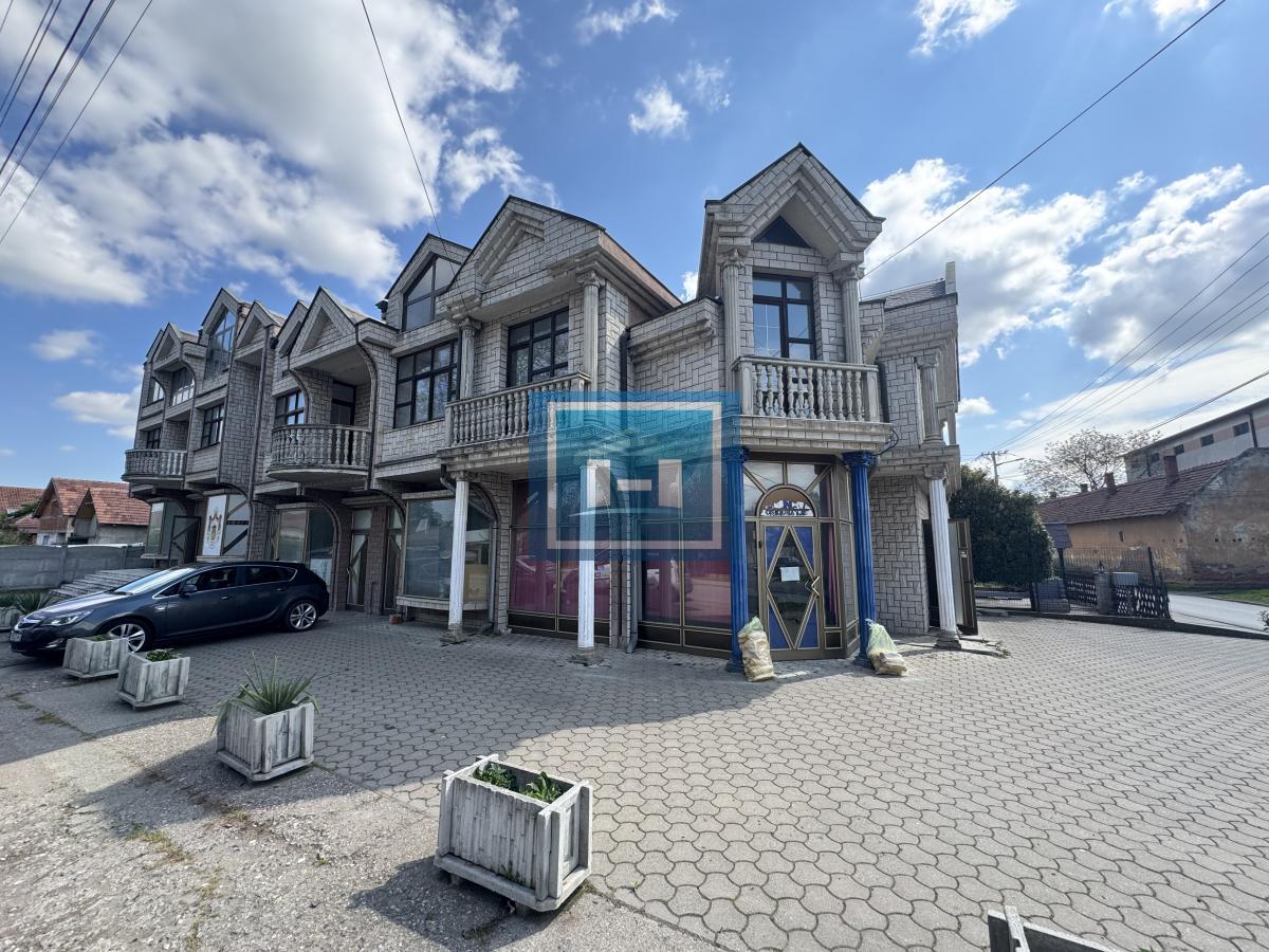 Stambeno poslovni objekat od 885m2 sa 4 lokala