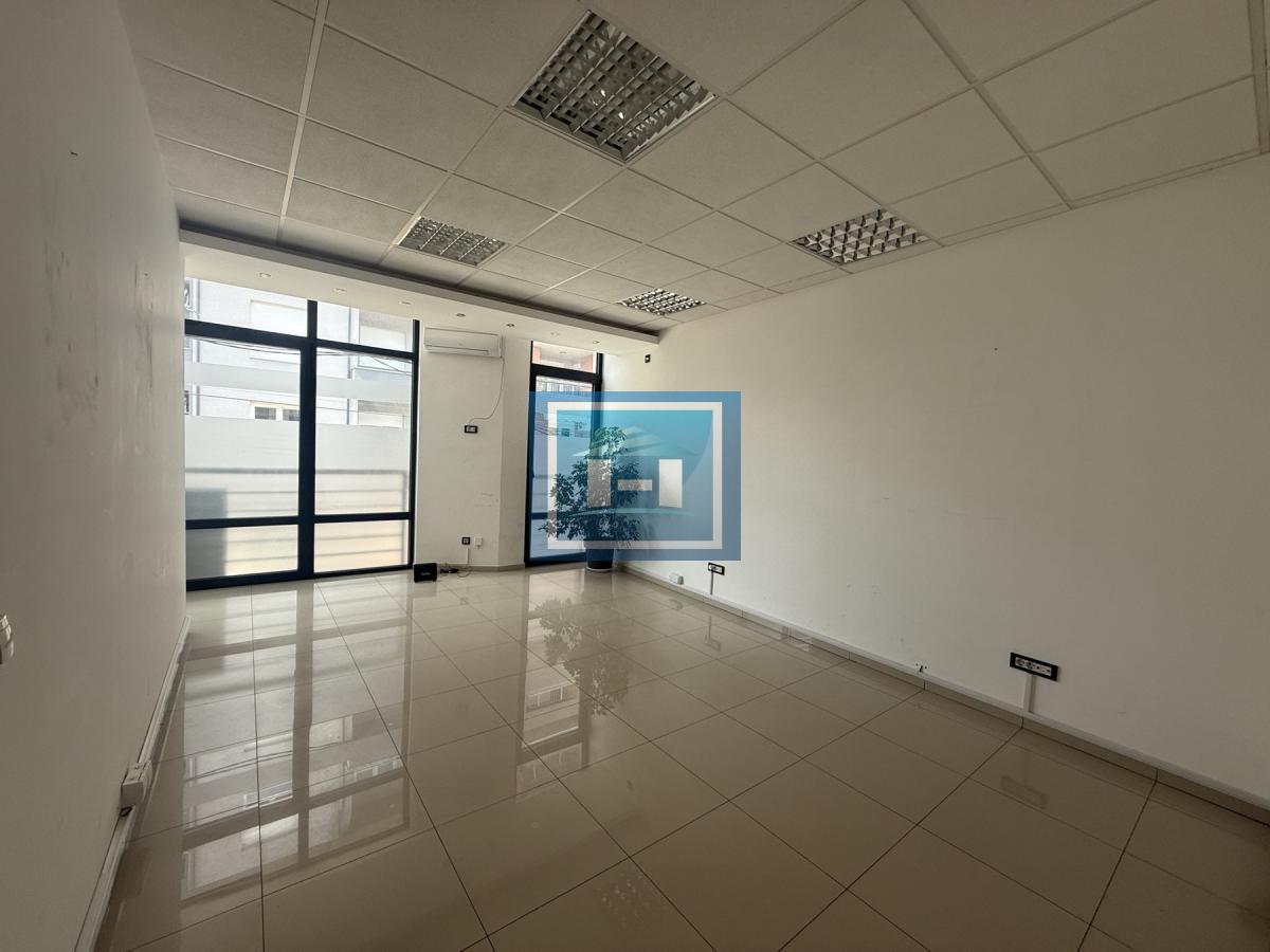 Izdaje se poslovni/kancelarijski prostor u centru Jagodine