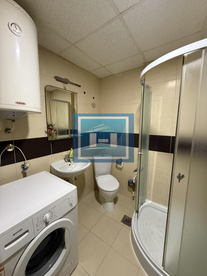 Izdaje se namešten jednosoban stan od 42 m² u blizini centra i Akva parka u Jagodini