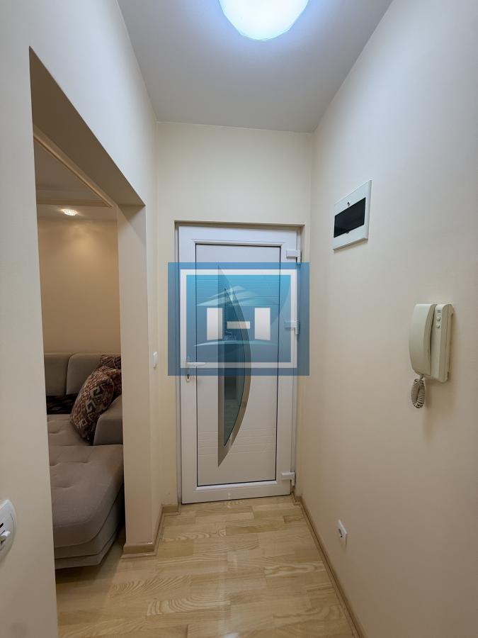 MODERAN, KOMPLETNO RENOVIRAN STAN 30 m² – IDEALAN ZA ŽIVOT I IZDAVANJE