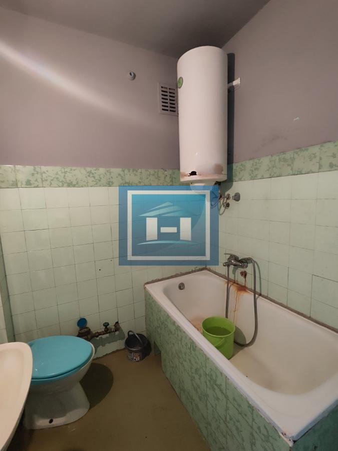 Stan od 45m2 sa garažom i ostavom od 35m2 na Strelištu