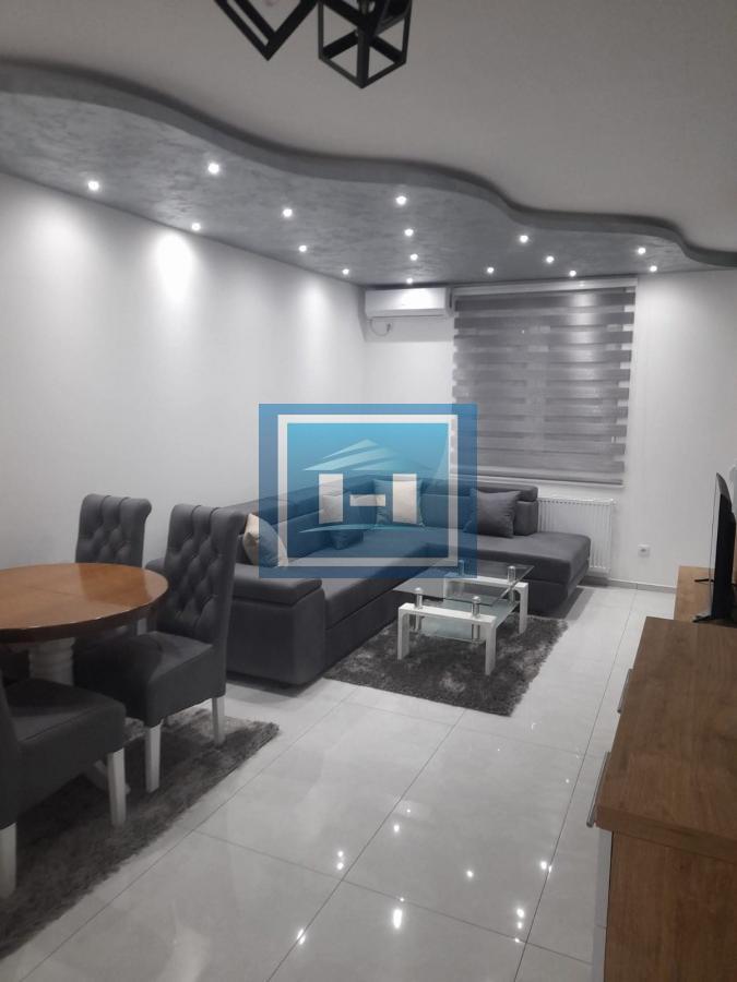 Prelep moderno opremljen jednosoban stan 45 m² – potpuno namešten, odmah useljiv