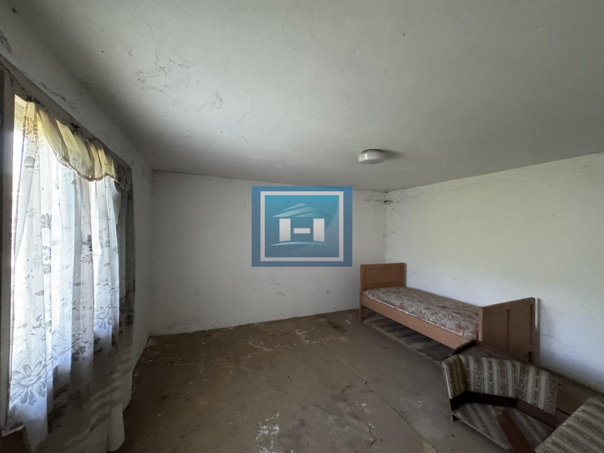 Kuća 53 m² sa 18 a placa u Tonji, Ćuprija