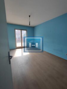 Stan od 45m2 sa garažom i ostavom od 35m2 na Strelištu