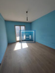 Stan od 45m2 sa garažom i ostavom od 35m2 na Strelištu