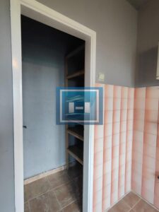 Stan od 45m2 sa garažom i ostavom od 35m2 na Strelištu