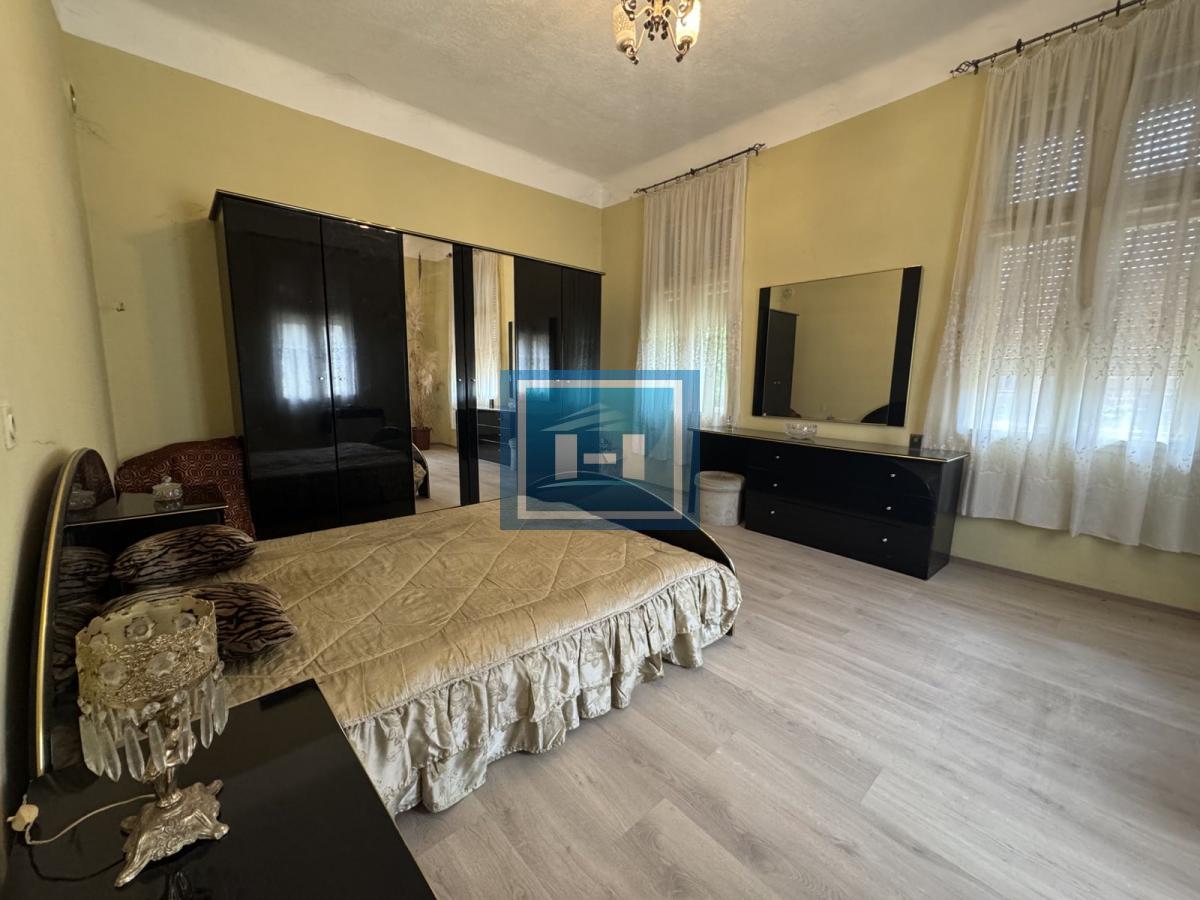 Kuća na odličnoj lokaciji-Opština u Ćupriji