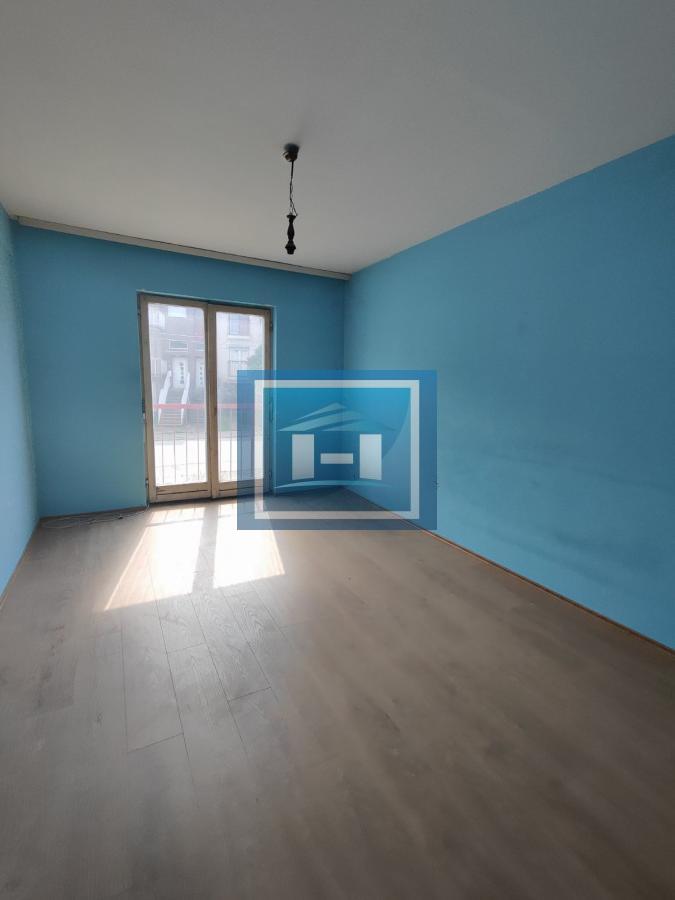 Stan od 45m2 sa garažom i ostavom od 35m2 na Strelištu