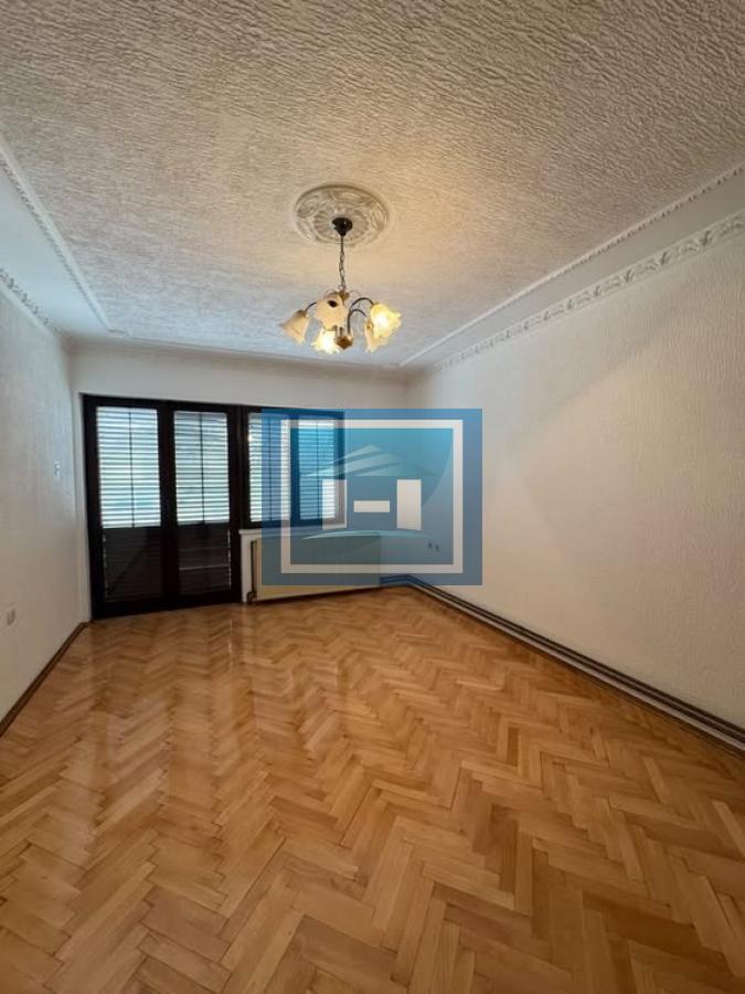 Praktična kuća na odličnoj lokaciji
