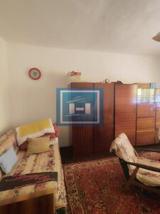 Porodična seoska kuća sa većom parcelom na 2 km od grada