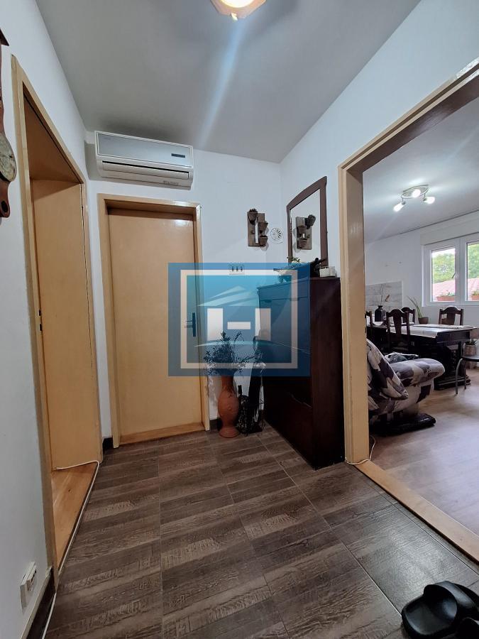 DVOSOBAN STAN OD 50m2 U VISOKOM PRIZEMLJU
