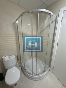 Izdaje se kompletno namešten dvosoban stan u širem centru Jagodine