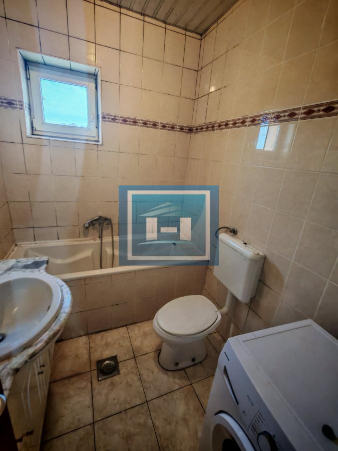 Izdajemo dvosoban stan kod zelene pijace